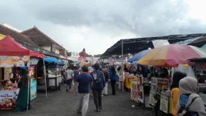 Pasar Takjil Kantor Pos Kepanjen: Surga Takjil Arek Panjen