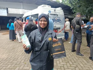 Warga Malang Serbu BI PINTAR: Tukar Uang Baru Untuk Lebaran