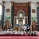 Suasana religius mewarnai Masjid Agung Baitul Mukminin saat kegiatan Tadarrus Al-Qur’an siswa SD se-Kabupaten Jombang resmi dibuka