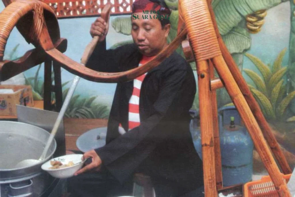 Soto dan Cerita di Baliknya: Warisan Peranakan Tionghoa