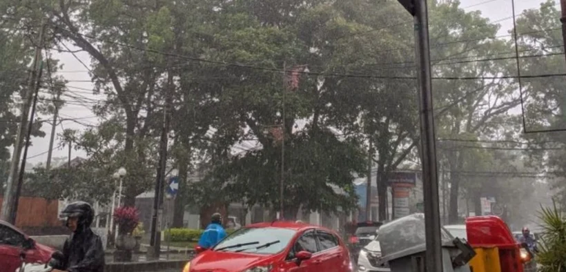 BMKG mengeluarkan peringatan dini cuaca terkait potensi hujan di berbagai wilayah Indonesia untuk periode 8–9 Februari 2026.