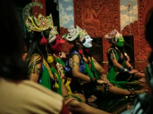 Topeng Malangan: Seni Tradisional yang Diam-diam Gen Z Banget