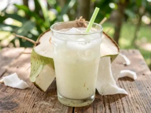 Air Kelapa, Minuman “Juara” untuk Berbuka Puasa?