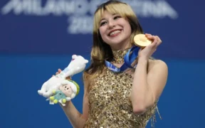 Alysa Liu merebut emas Women’s Single di Winter Olympics 2026 usai pensiun di usia 16 tahun. Kisahnya jadi pelajaran tentang ambisi sehat