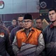 KPK resmi mengalihkan status penahanan mantan Menteri Agama 2020–2024, Yaqut Cholil Qoumas, dari rumah tahanan menjadi tahanan rumah.