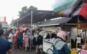 Dinas Kesehatan Kabupaten Malang memastikan makanan dan minuman yang dijual di pasar takjil selama Ramadan