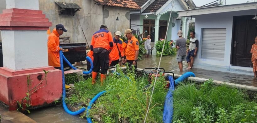 Pemerintah Kabupaten Probolinggo bergerak cepat menangani genangan air yang merendam permukiman warga di Kecamatan Leces, Rabu (4/3/2026).