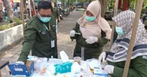 Dinkes Probolinggo Uji Sampel Jajanan di Alun-alun Kraksaan