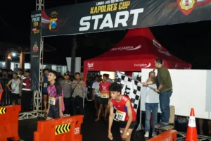 Kapolres Situbondo Tantang Gen Z Adu Mekanik di Lomba Lari 100M