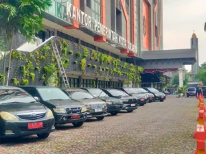 Fasilitas Negara Bukan Buat Mudik, Mobil Pemkot Surabaya Wajib Diparkir