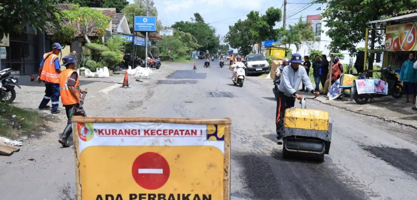 Jelang Mudik Lebaran 2026, Pemkab Jember Kebutan Perbaikan Jalan di 10 Titik