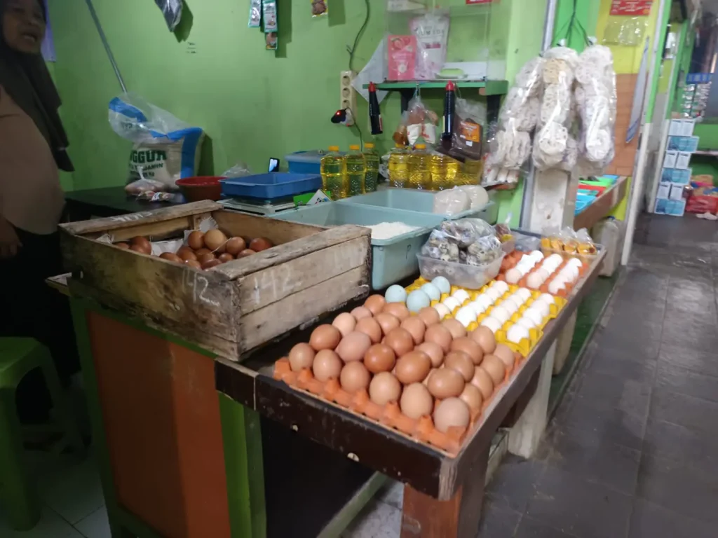 Malang Masih “Impor” Telur? Kandang Lokal Terbatas