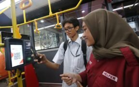 Wali Kota Surabaya, Eri Cahyadi, lagi ngebuka peluang kerja sama buat perluas layanan transportasi publik dengan kampus