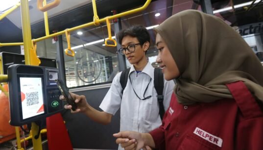 Wali Kota Surabaya, Eri Cahyadi, lagi ngebuka peluang kerja sama buat perluas layanan transportasi publik dengan kampus