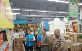 Pemerintah Kota Malang melakukan pengecekan parsel Lebaran di sejumlah toko modern guna memastikan keamanan produk