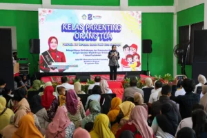 Digital Threats are Real, No Cap : Bunda Rini Edukasi Emak-Emak Surabaya
