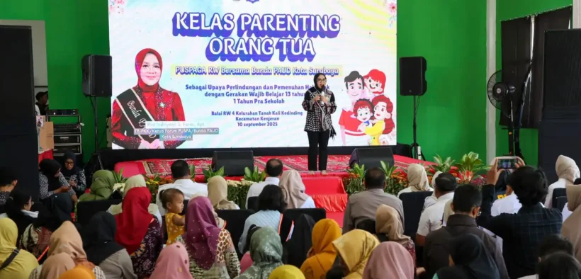 Bunda Rini Indriyani, lagi gencar banget ngajak para Ibu-ibu se-Surabaya buat melek literasi digital, cegah judol dan pinjol