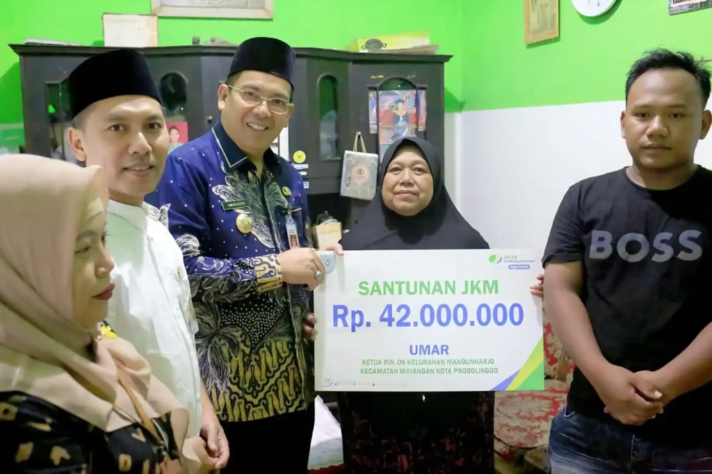 Wali Kota Probolinggo Serahkan Santunan JKM BPJS Ketenagakerjaan
