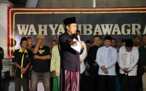 Sekitar 1.000 warga dari berbagai elemen masyarakat berkumpul untuk mengikuti kegiatan sahur bersama bareng Bupati Jember