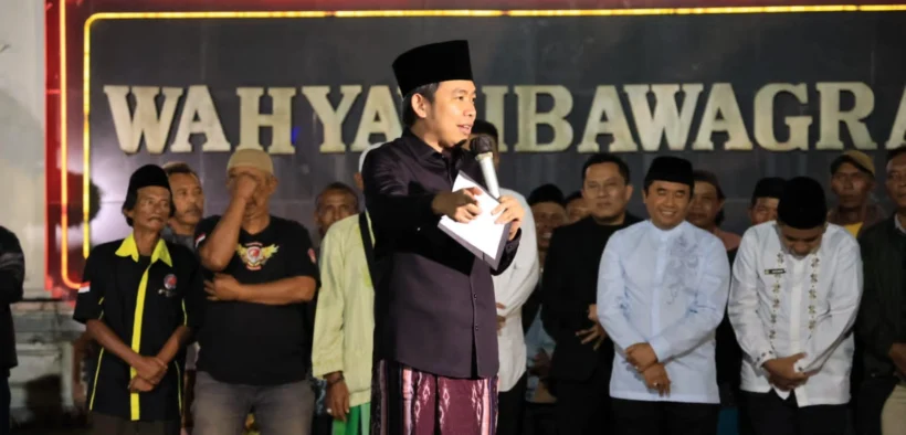 Sekitar 1.000 warga dari berbagai elemen masyarakat berkumpul untuk mengikuti kegiatan sahur bersama bareng Bupati Jember