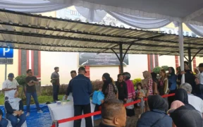 Ia juga menyebut penambahan paket melalui perubahan anggaran pemerintah sulit dilakukan karena anggaran sudah terkunci. Alternatif yang masih memungkinkan adalah melalui kerja sama dengan program CSR perusahaan.