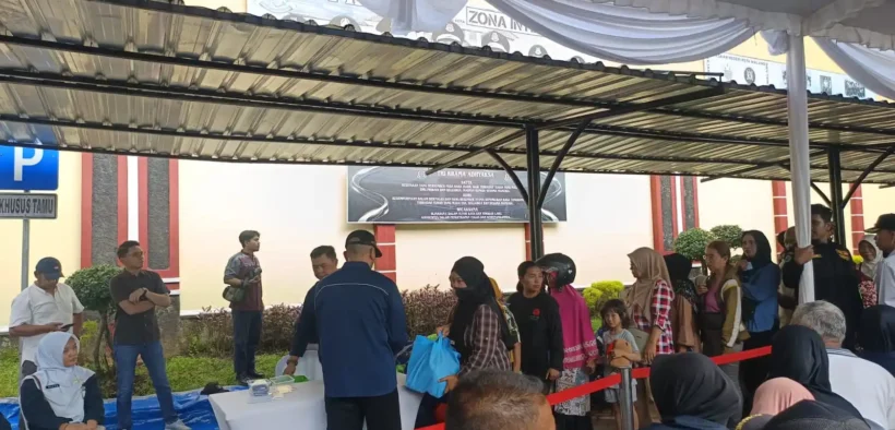 Ia juga menyebut penambahan paket melalui perubahan anggaran pemerintah sulit dilakukan karena anggaran sudah terkunci. Alternatif yang masih memungkinkan adalah melalui kerja sama dengan program CSR perusahaan.