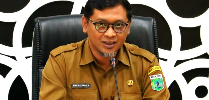 Selain itu, wisatawan dan masyarakat juga diimbau membawa perlengkapan makan dan minum sendiri, seperti tumbler dan kotak makan, guna menekan penggunaan plastik. Pengendalian sampah juga menyasar kegiatan keagamaan. Warga diminta menghindari penggunaan styrofoam pada hantaran Lebaran serta membawa sajadah pribadi saat Salat Idulfitri tanpa meninggalkan sampah plastik. Pemkot Batu berharap kolaborasi antara masyarakat, pelaku usaha, dan pengelola wisata dapat menjaga kebersihan kota selama momentum Lebaran