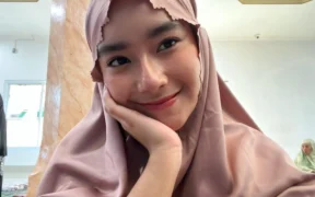 Momen Lebaran itu emang penuh kejutan, apalagi Ketemu sepupu jauh yang makin cantik atau ganteng, emangnya boleh dinikahi