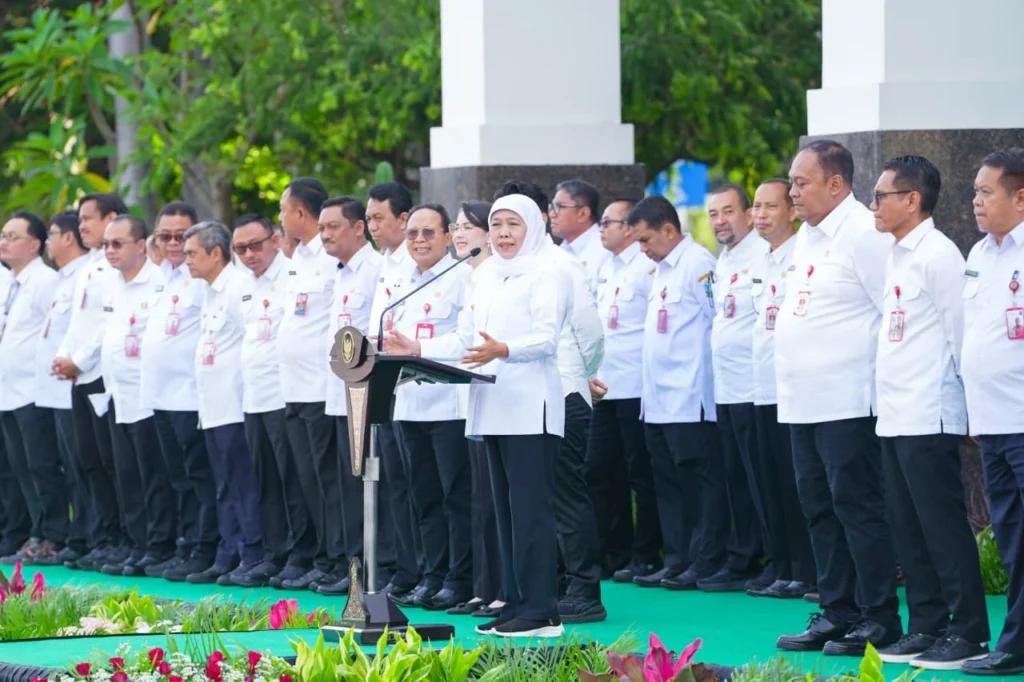 Khofifah mengumumkan kebijakan Work From Home (WFH) bagi ASN yang akan mulai diterapkan setiap hari Rabu sejak awal April 2026.