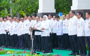 Khofifah mengumumkan kebijakan Work From Home (WFH) bagi ASN yang akan mulai diterapkan setiap hari Rabu sejak awal April 2026.