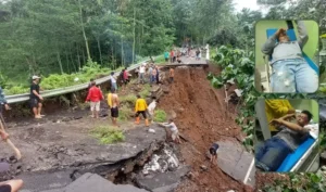 Longsor Putus Jalur Wisata Madakaripura Probolinggo