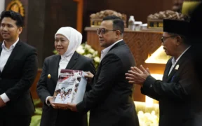 DPRD Jawa Timur minta masyarakat tetap tenang dan nggak langsung percaya begitu saja soal Krisis Energi di Sosial Media