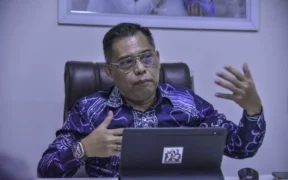 Pemkot Surabaya menahan layanan adminduk bagi mantan suami yang belum membayar nafkah dan jadi pilot project nasional dan dilirik Australia.