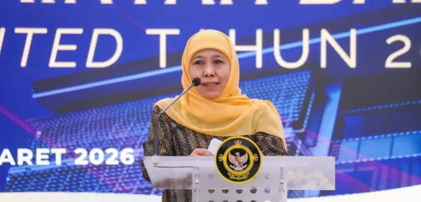 Gubernur Jawa Timur Khofifah Indar Parawansa menyerahkan Laporan Keuangan Pemerintah Daerah (LKPD) Unaudited Tahun Anggaran 2025 ke BPK
