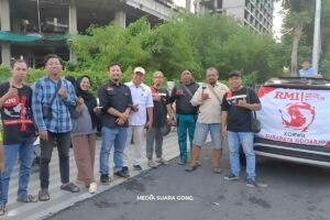 Rental Motor Indonesia Bagi Takjil Hangatkan Jalanan Surabaya
