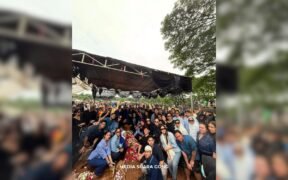 warna biru pemakaman Vidi