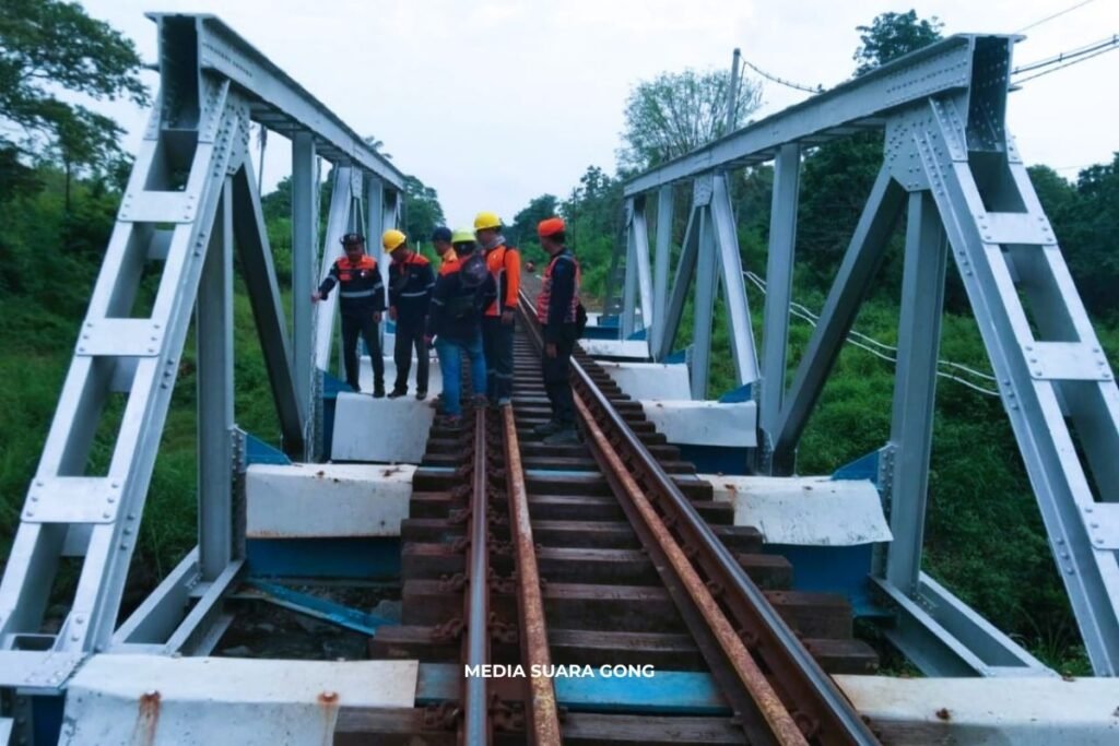 penertiban perlintasan liar jalur kereta