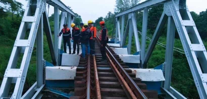 penertiban perlintasan liar jalur kereta
