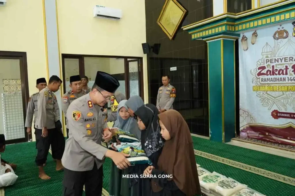 Polres Situbondo salurkan zakat