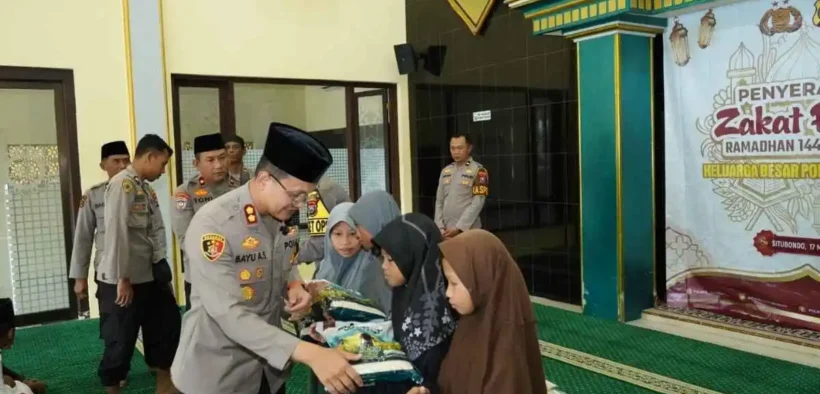 Polres Situbondo salurkan zakat