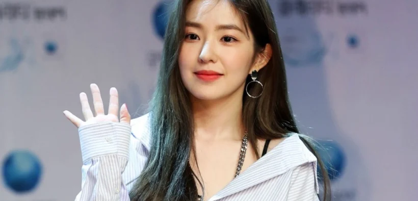 Setelah sukses bareng Red Velvet, Irene resmi debut solo pada 26 November 2024 lewat mini album bertajuk Like A Flower.