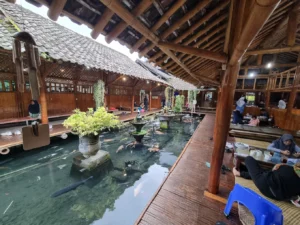 Vibes Healing – Iftar Kenyang: Waroeng Bamboe Sidomulyo, Fix No Debat!