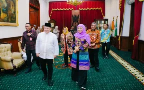 Gubernur Jawa Timur, Khofifah Indar Parawansa, menegaskan pentingnya pemetaan Lahan Sawah Dilindungi (LSD) secara presisi