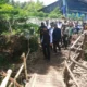 Bupati Probolinggo Mohammad Haris meninjau perbaikan jalan dan jembatan rusak di Kotaanyar, memastikan penanganan cepat dan desain tahan bencana.
