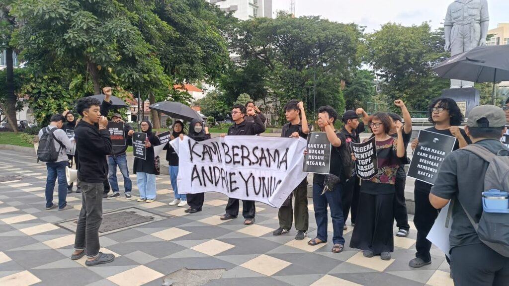Aksi Kamisan Surabaya Membara! Desak Usut Tuntas Kasus Andrie Yunus