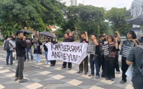 Aksi Kamisan Surabaya Serukan keadilan untuk Tuntaskan Kasus Andrie Yunus