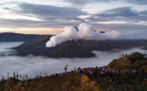 Kawasan wisata ikonik Jawa Timur, Gunung Bromo bakal ditutup total untuk sementara mulai 6 April hingga 12 April 2026