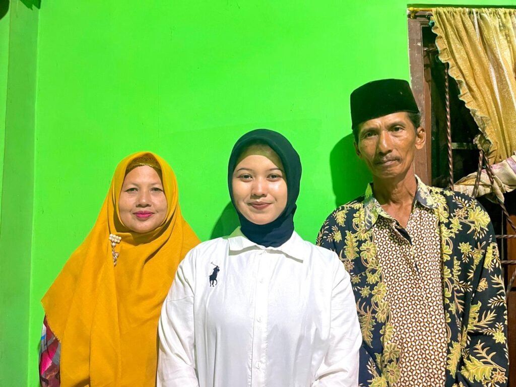 Lolos Unair di Usia 14 Tahun, Alvira Bukti Konsistensi Sejak Dini