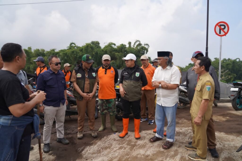 asca banjir lumpur yang melanda Dusun Banyuning, Desa Punten, Kecamatan Bumiaji, Dinas Lingkungan Hidup (DLH) Kota Batu langsung bergerak cepat