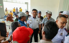 Pemerintah Kota Surabaya melalui Dinas Perhubungan (Dishub) langsung turun tangan melakukan mediasi dengan pemilik angkutan kota (lyn)